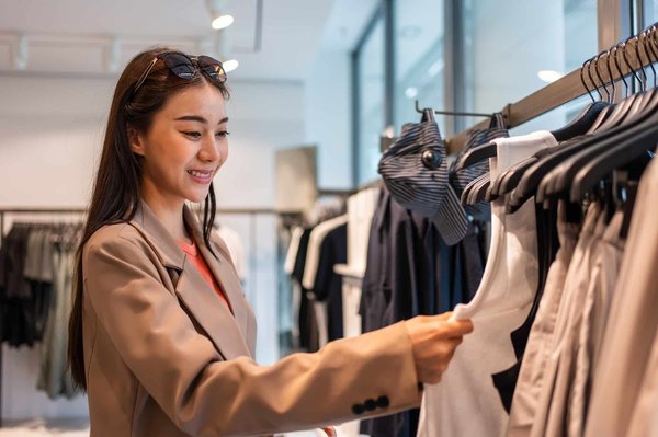 Les tendances incontournables du prêt-à-porter femme en 2024